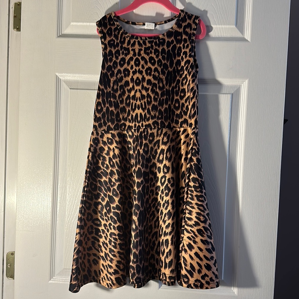 Sleeveless cheetah dress